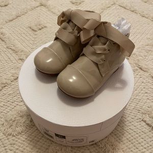 Age of innocence Jane boots